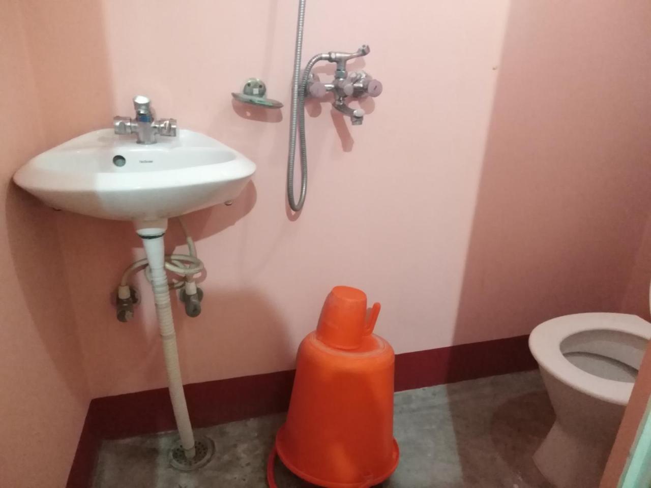 Kundanbazar Guest House Bodhgaya Bagian luar foto